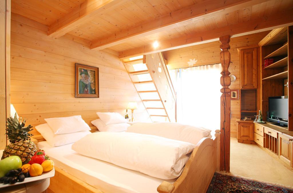 Rosis Sonnbergstuben Hotel Kitzbuhel Room photo